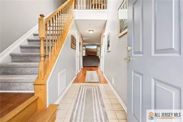 269 Shady Oak CT, Piscataway, NJ 08854