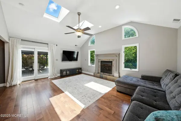 1072 Lake Placid Drive, Toms River, NJ 08753