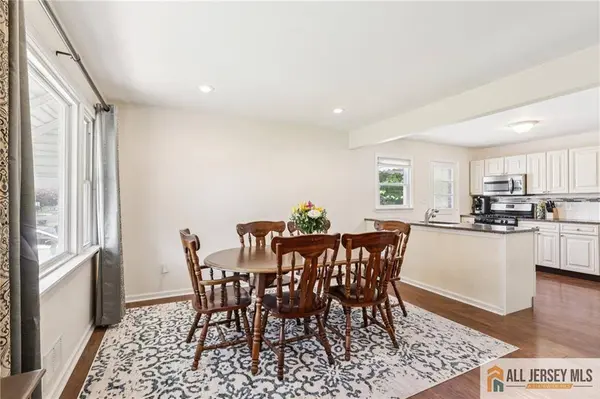 61 Wickom AVE, Hamilton, NJ 08690