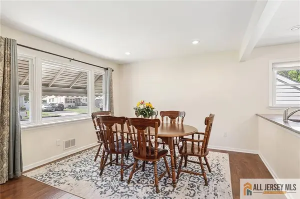 61 Wickom AVE, Hamilton, NJ 08690