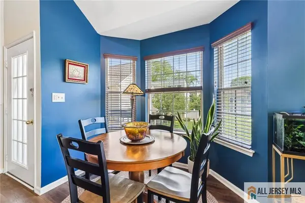 18 Dennis CT, Hightstown, NJ 08520