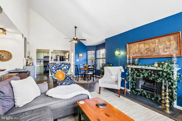 18 DENNIS CT, Hightstown, NJ 08520