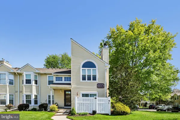 18 DENNIS CT, Hightstown, NJ 08520