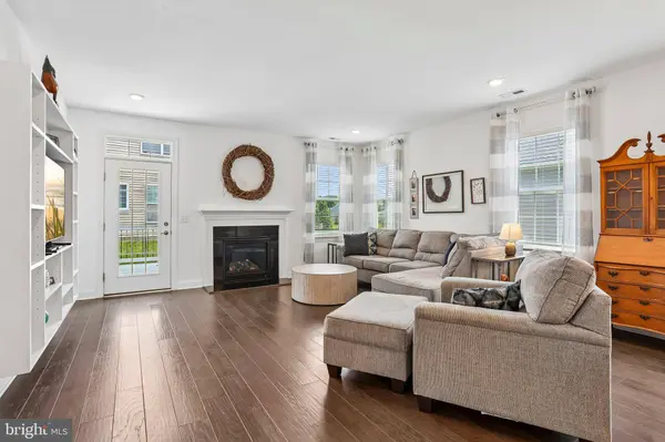 2 PIER, Mount Holly, NJ 08060