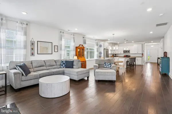 2 PIER, Mount Holly, NJ 08060