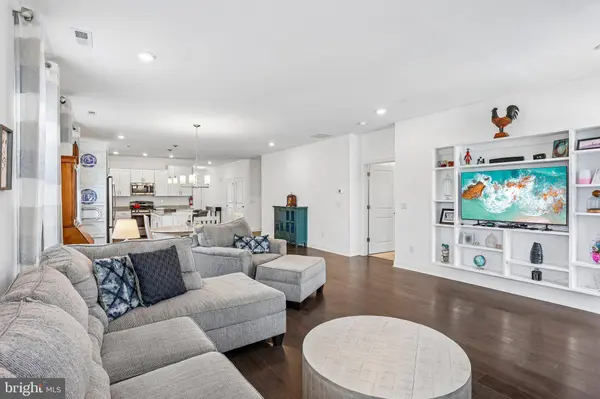 2 PIER, Mount Holly, NJ 08060