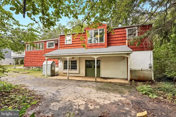 1556-1556A RIVER RD, Titusville, NJ 08560
