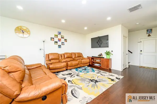 2330 Route 33 #301, Robbinsville, NJ 08691