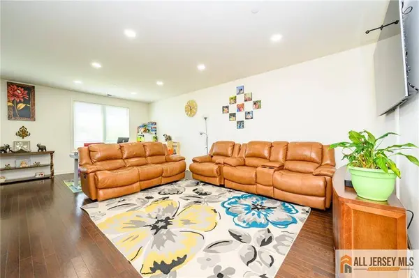 2330 Route 33 #301, Robbinsville, NJ 08691