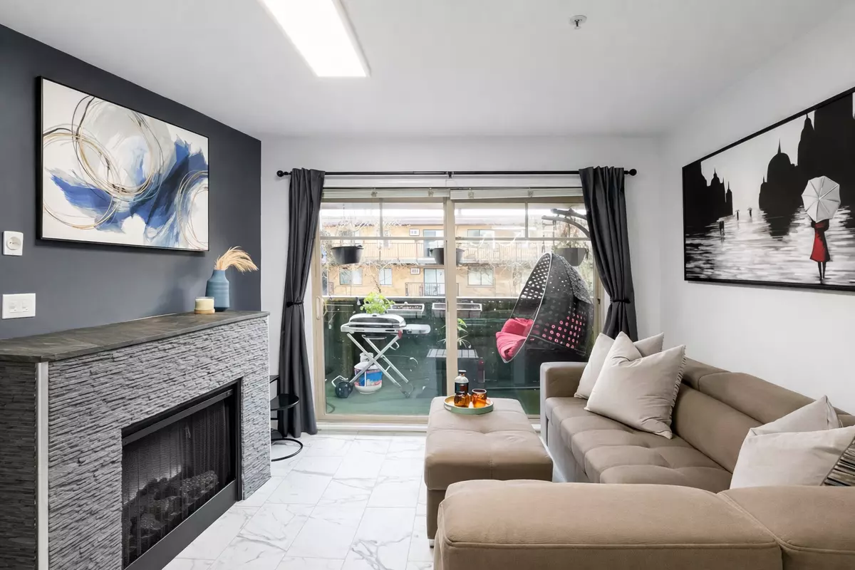 Maple Ridge, BC V2X 8W6,12248 224 St #319