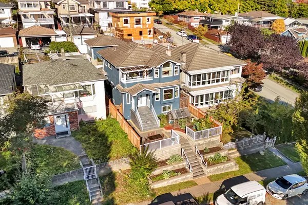 3191 E 8th Ave, Vancouver, BC V5M 1X5