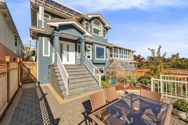 3191 E 8th Ave, Vancouver, BC V5M 1X5