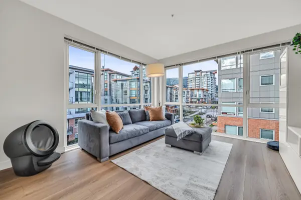 2632 Library Ln #404, North Vancouver District, BC V7J 0B8