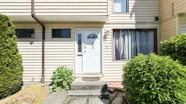 9348 128 St #35, Surrey, BC V3V 6A4