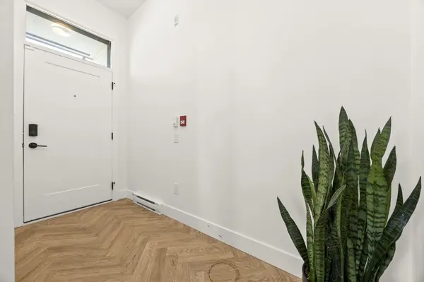 13933 105 Blvd #117, Surrey, BC V3T 0R6