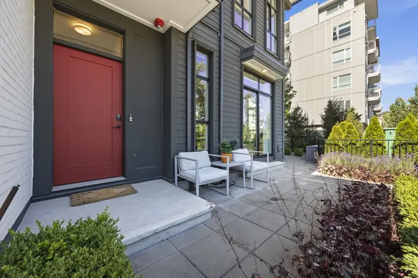 13933 105 Blvd #117, Surrey, BC V3T 0R6