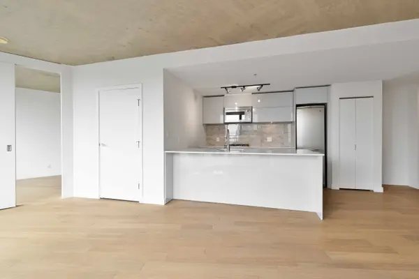 128 W Cordova St #1808, Vancouver, BC V6B 0E6