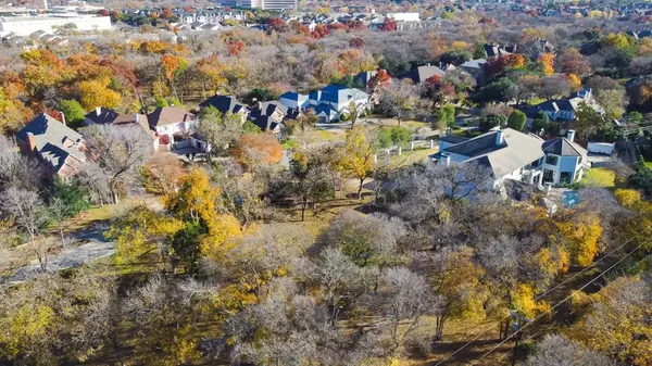 feature image of Living in North Dallas: 7 Things Only Locals Will Tell You