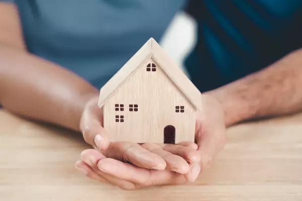 feature image of How to Sell Your Home Fast (Without Giving It Away)
