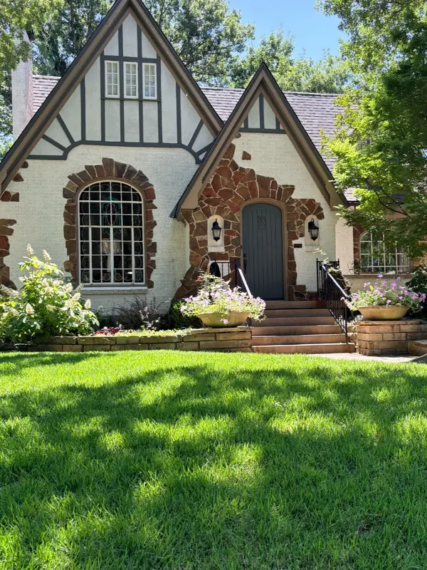 feature image of Myth Monday: “Spring Is the Best Season to Buy or Sell a Home”