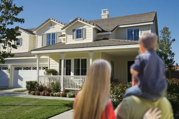 feature image of Myth Monday: “Lots of Views Mean Buyers Are Interested”