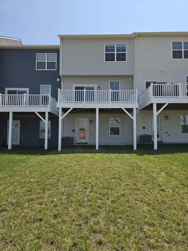 103 Winterplace Dr, Charles Town, WV 25414-6065
