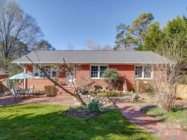 2036 Edgewater DR, Charlotte, NC 28210