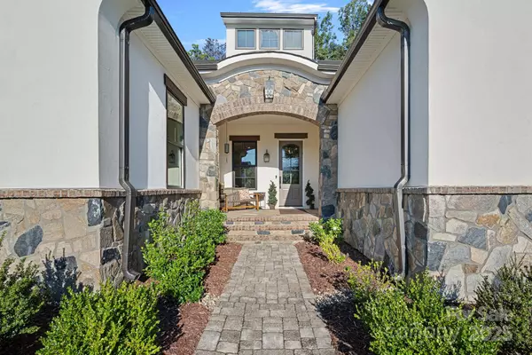 13212 Oak Farm LN, Huntersville, NC 28078