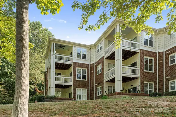 714 Northeast DR #53, Davidson, NC 28036