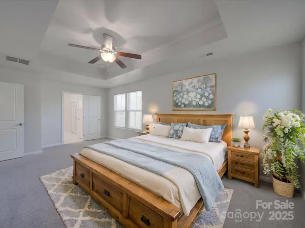 1210 Longwall LN, Matthews, NC 28104