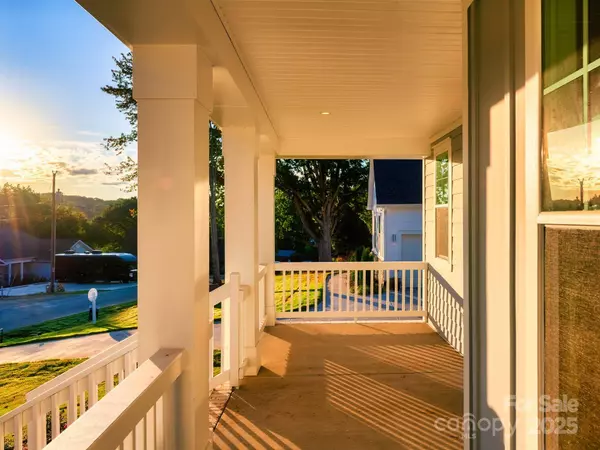 4251 Candlewood DR, Sherrills Ford, NC 28673