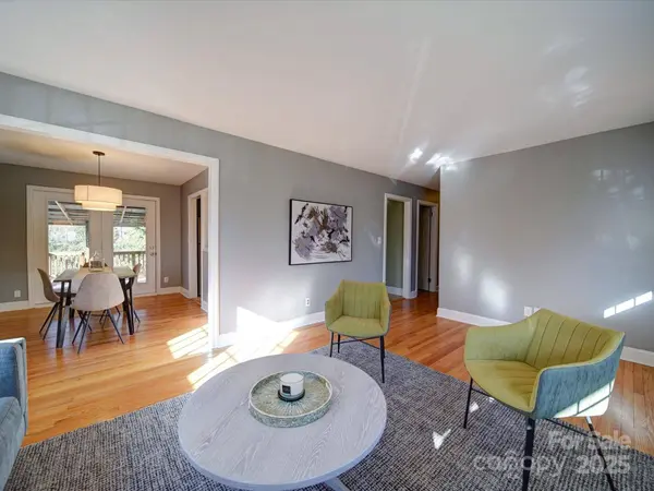 2036 Edgewater DR, Charlotte, NC 28210