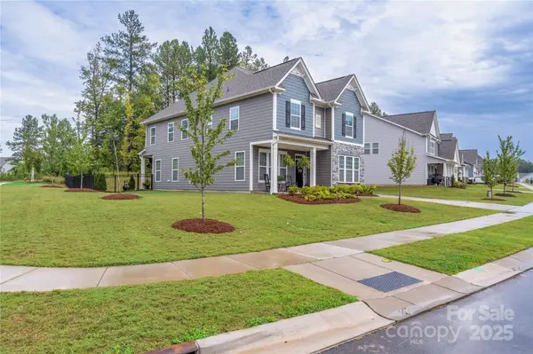 121 Rhuidean CT, Troutman, NC 28166
