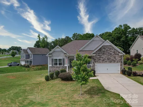 120 Autumn Mist RD, Statesville, NC 28677