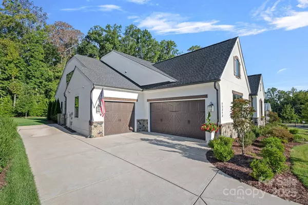 13212 Oak Farm LN, Huntersville, NC 28078