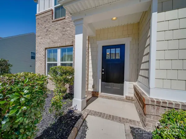 1210 Longwall LN, Matthews, NC 28104