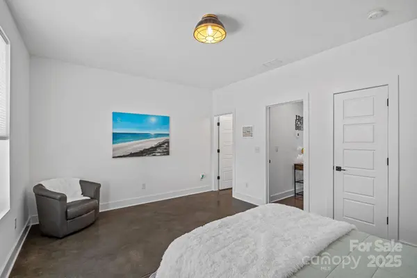 306 Wesley Heights WAY, Charlotte, NC 28208