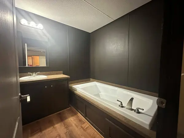 1400 Second St, Monahans, TX 79756