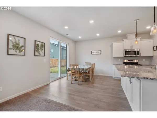 2021 BRANCH CREEK DR, Longview, WA 98632