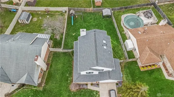 8871 Willowgate Lane, Huber Heights, OH 45424