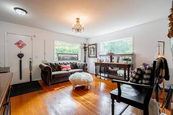 2725 GORDON AVENUE, Surrey, BC V4A3J2