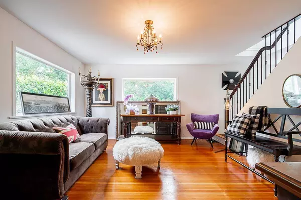 2725 GORDON AVENUE, Surrey, BC V4A3J2