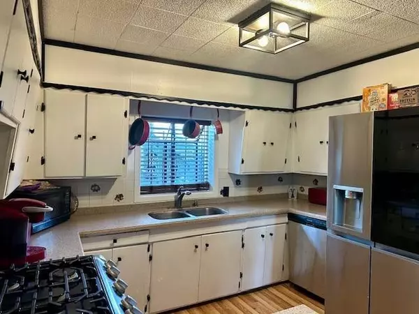 212 Orchard Dr, Odessa, TX 79764