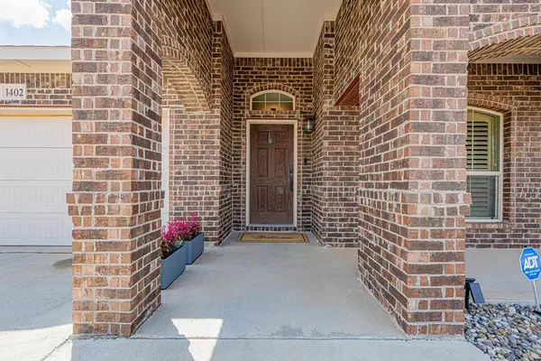 1402 Cerrillos Ave, Midland, TX 79705