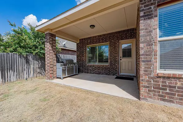 1402 Cerrillos Ave, Midland, TX 79705