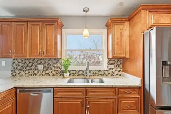 333 Grosvenor CT, Bolingbrook, IL 60440