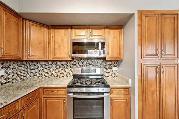 333 Grosvenor CT, Bolingbrook, IL 60440