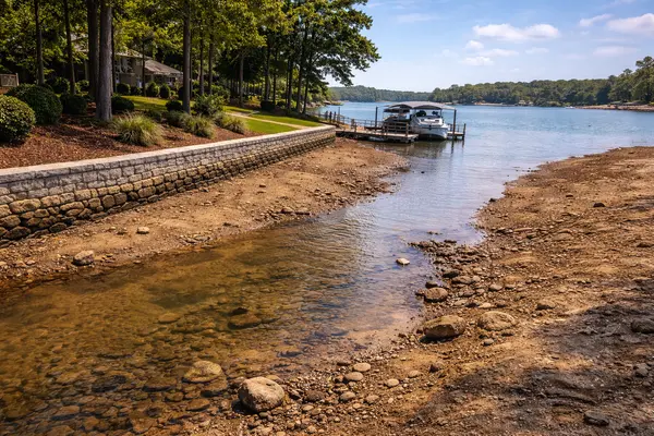 How Do Duke Energy Lake Level Drawdowns Work and When Do They Happen?