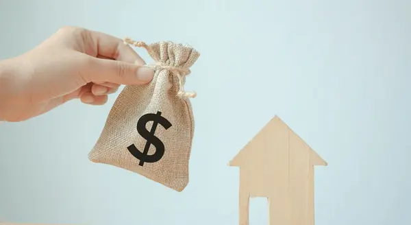 feature image of Who’s Buying Homes with Cash Right Now?