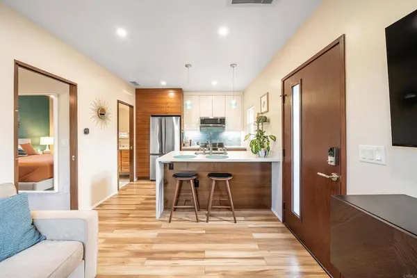 4155 Executive DR #E111, La Jolla, CA 92037
